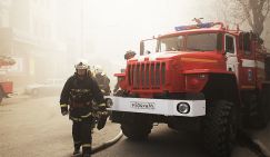 На фото ликвидация пожара в Саратове